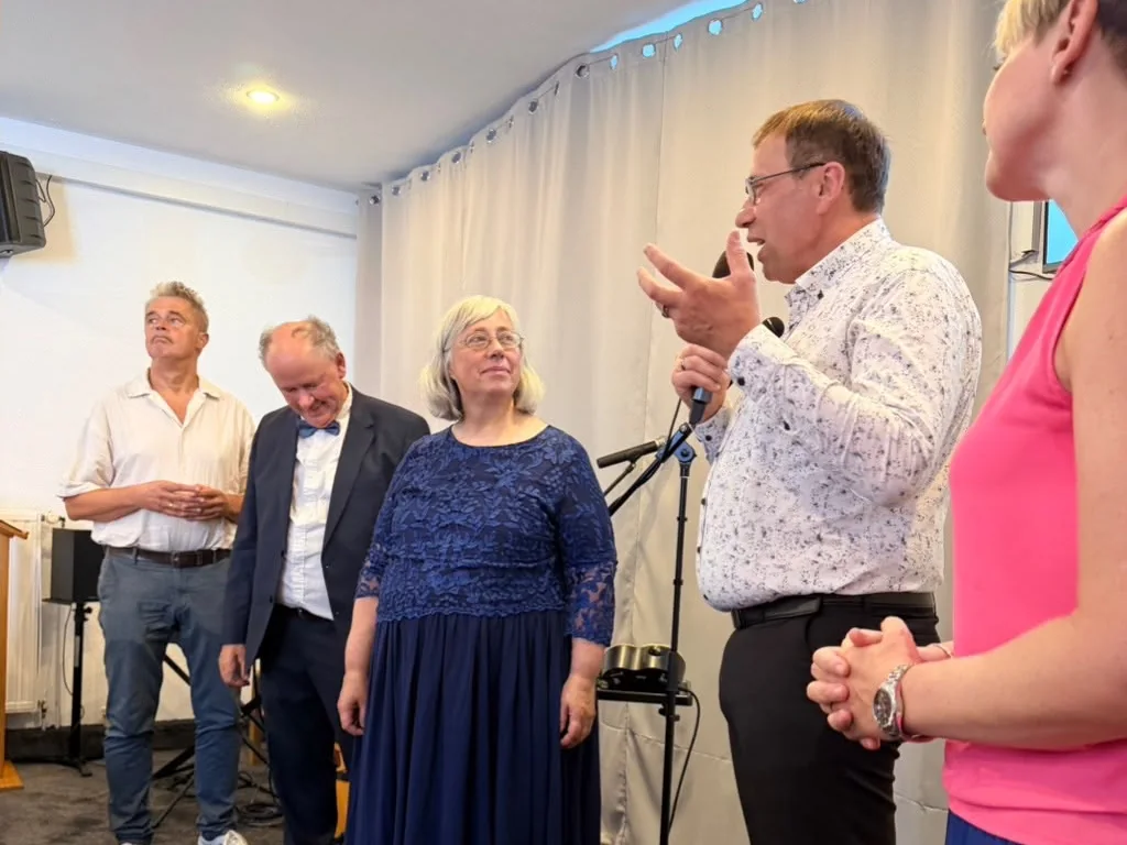 Frida wird im Gottesdienst als Pastoralreferentin eingef&uuml;hrt