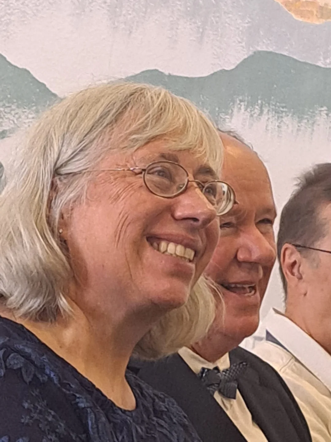 Frida und Nigel Sheldrick freuen sich w&auml;hrend der Einweihungsfeier